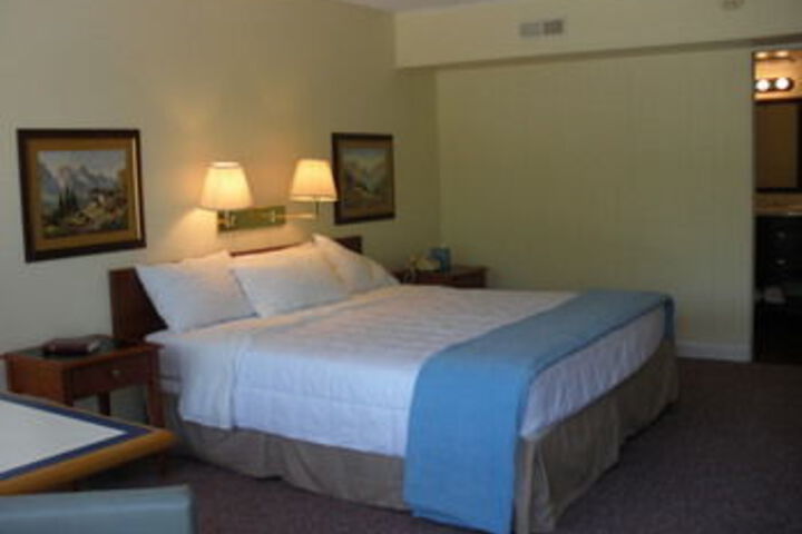 Room 13 of 40