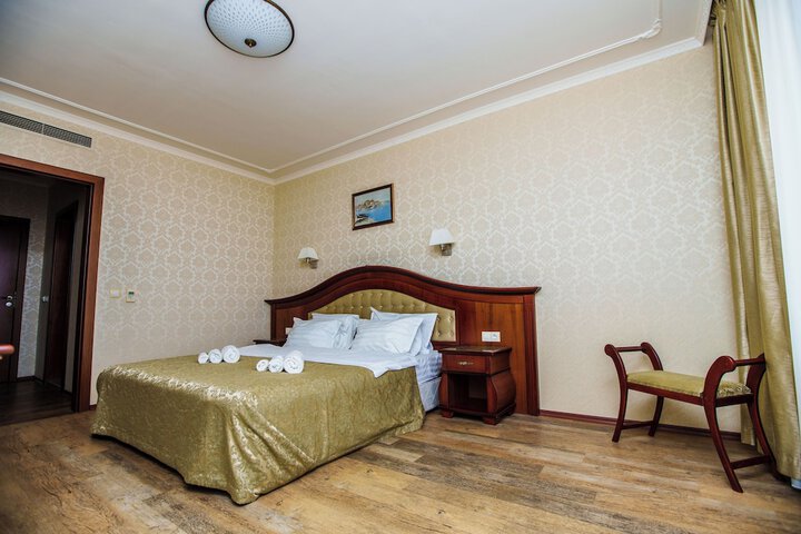 Room 14 of 97