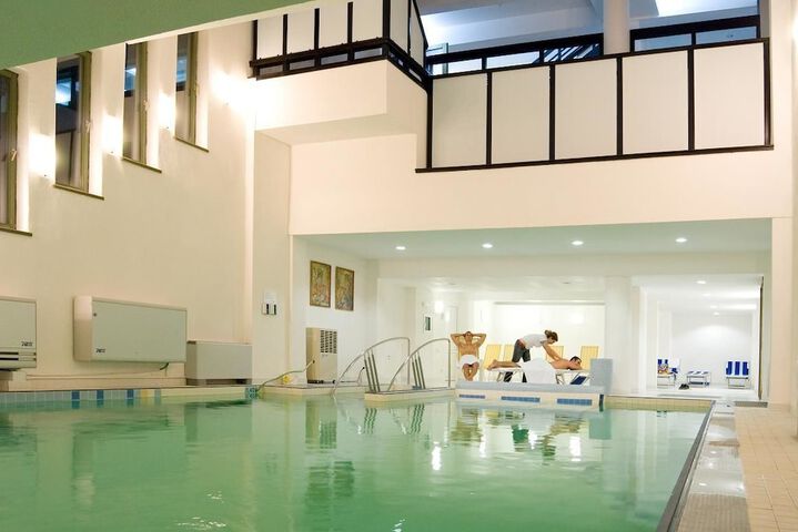 Pools & Facilities