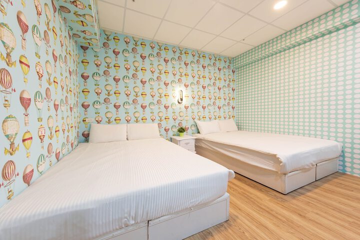 Room 12 of 31