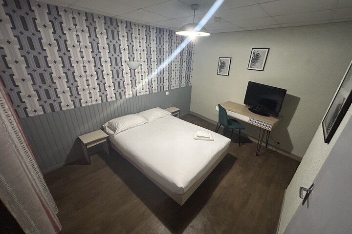 Room 33 of 81