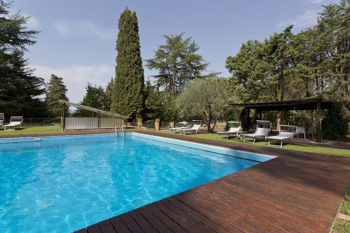 Hotel with Pool