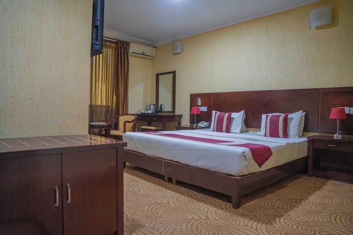 Room 17 of 53