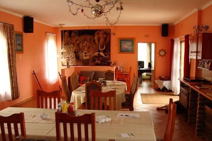 Dining 11 of 28