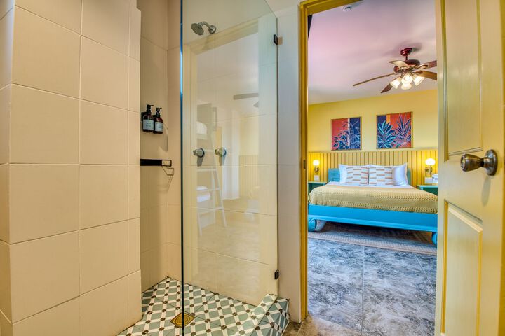 Room 44 of 63