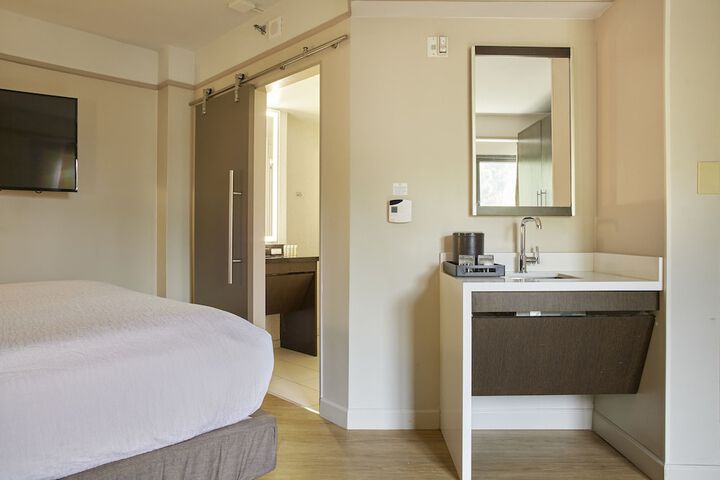 Room 8 of 44