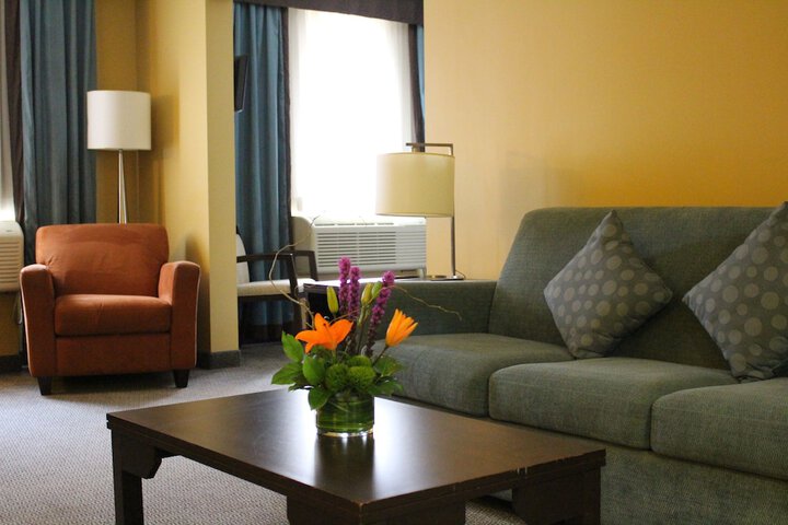 Room 11 of 32