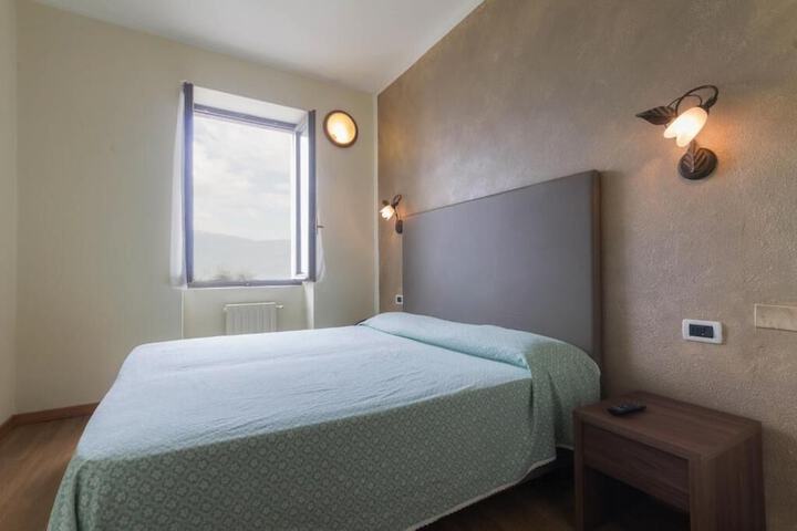 Room 7 of 24
