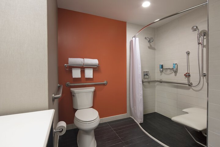 Room 10 of 25