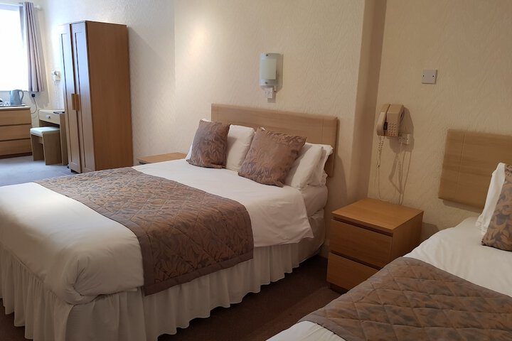 Room 12 of 40