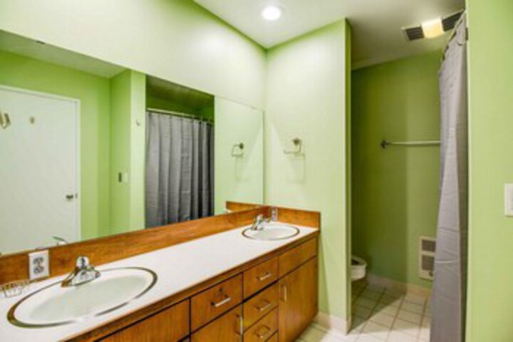 Room 5 of 40