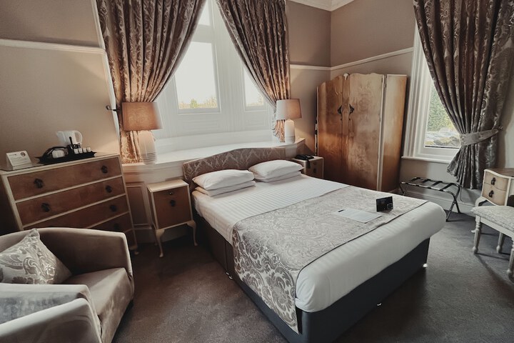 Room 3 of 31
