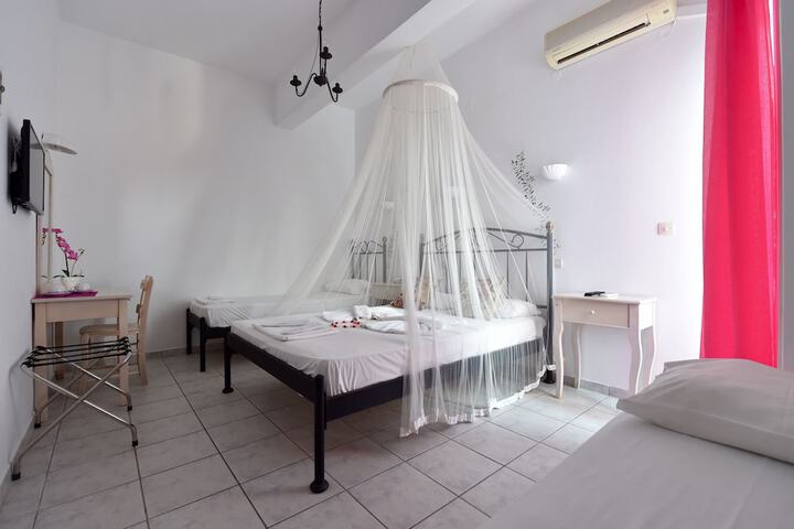 Room 28 of 124
