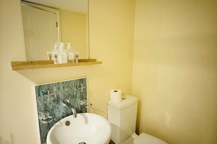 Room 50 of 64