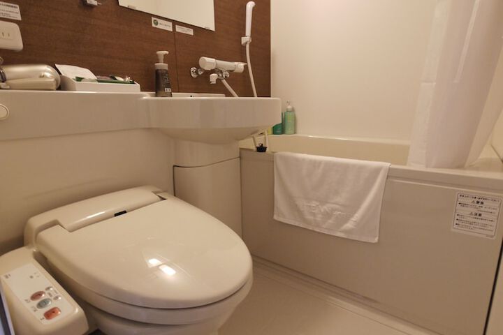 Room 17 of 52