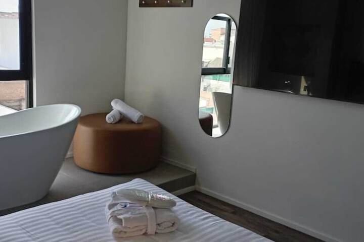 Room 21 of 82