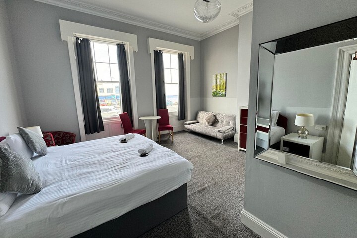 Room 9 of 125