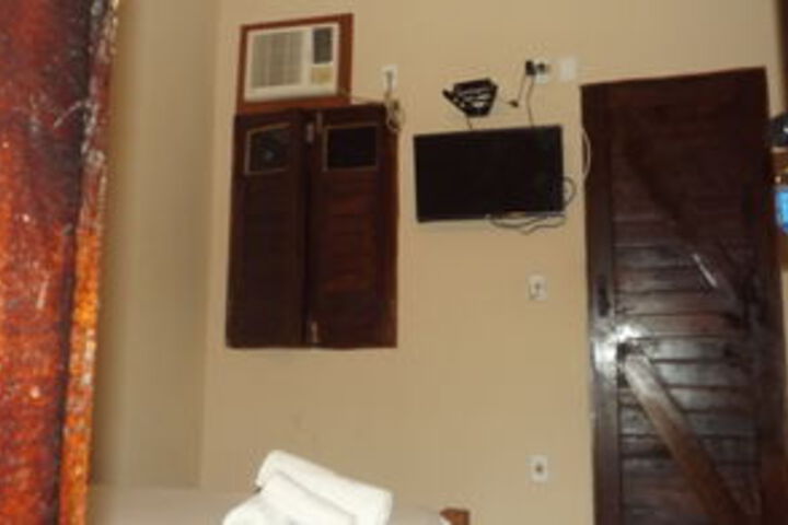 Room 33 of 48