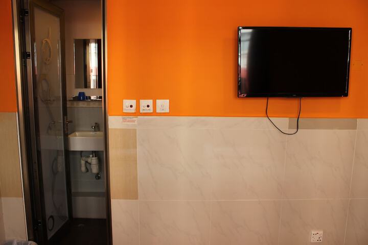 Room 21 of 42
