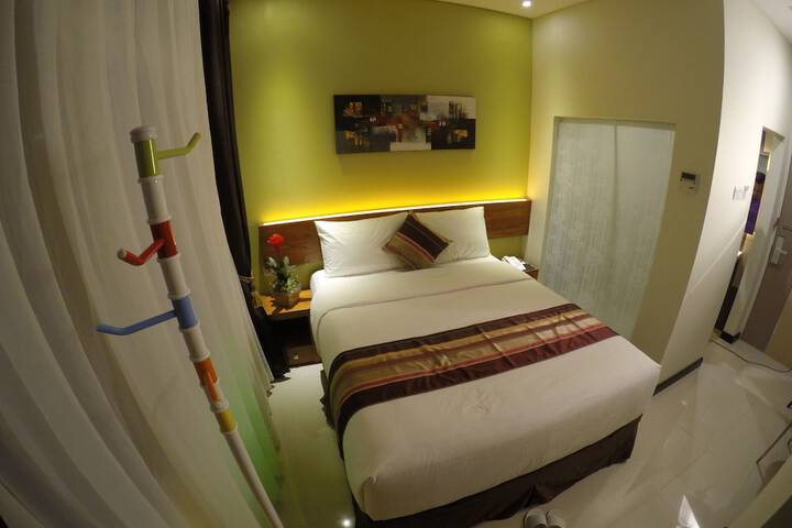 Room 4 of 17
