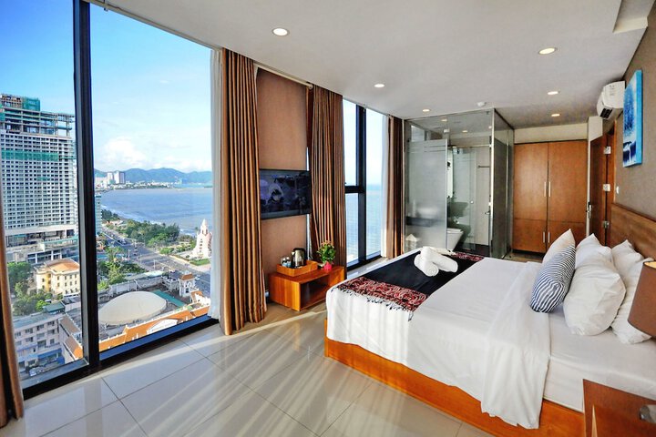 Room 55 of 230
