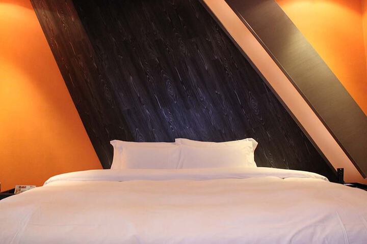 Room 33 of 78