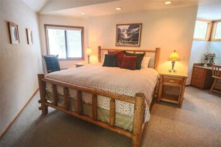 Room 13 of 20