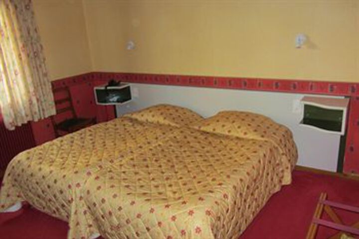Room 42 of 68