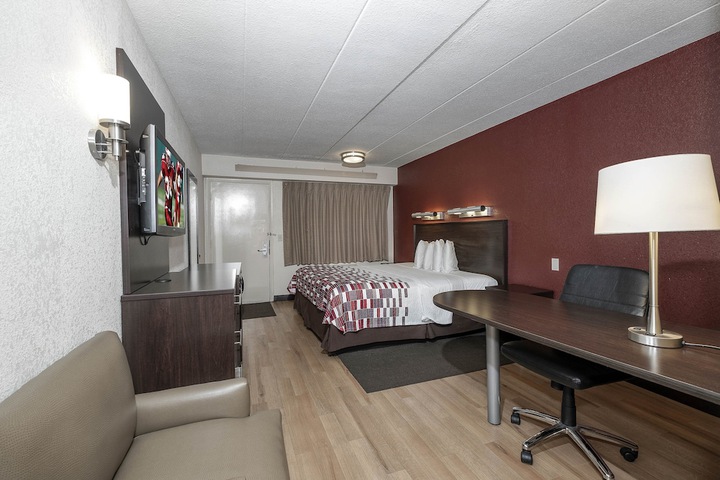 Standard | King Bed (9 of 15)