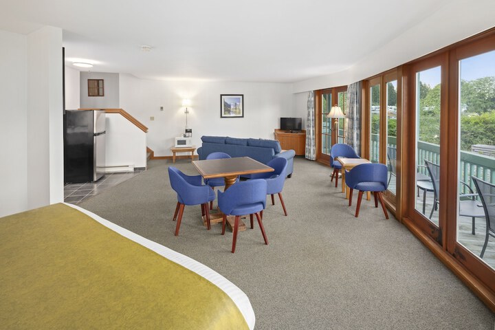 Room 40 of 83