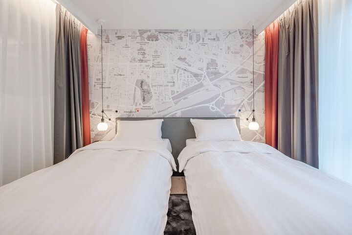 Room 5 of 21