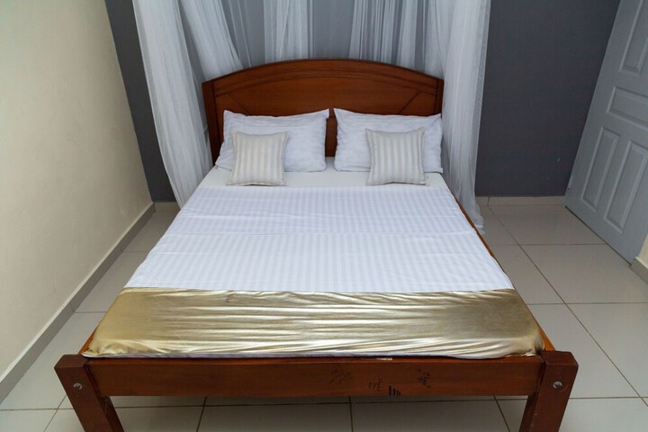 Room 10 of 29