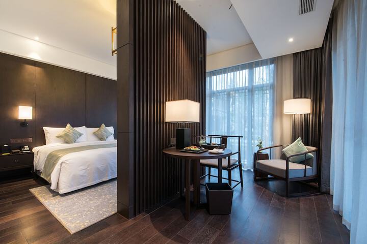 Room 5 of 46