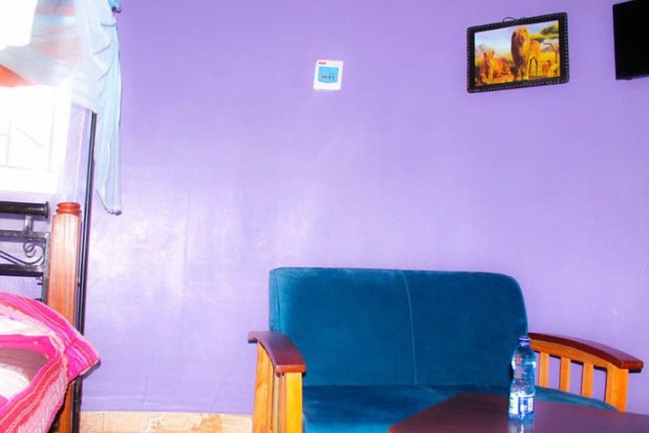 Room 2 of 8