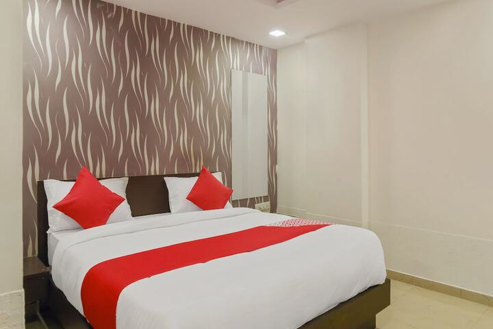 Room 11 of 24