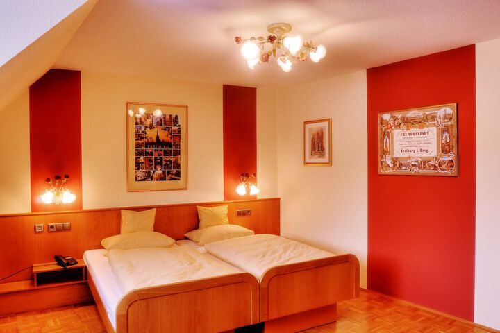 Room 7 of 39