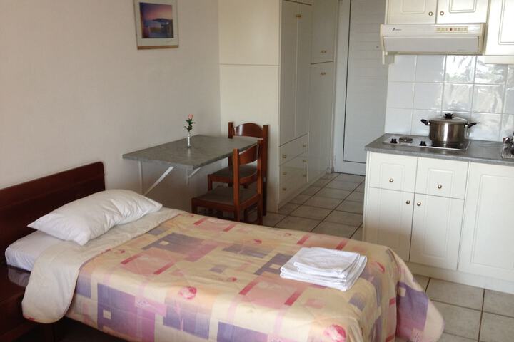 Room 3 of 47