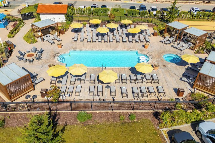 Pool 130 of 203