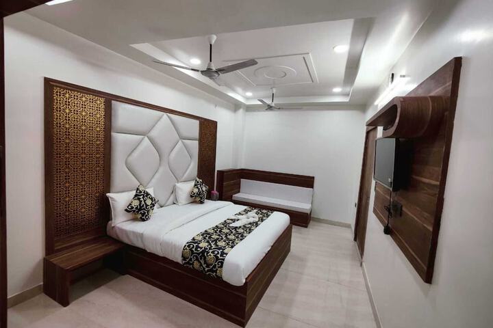 Room 19 of 48