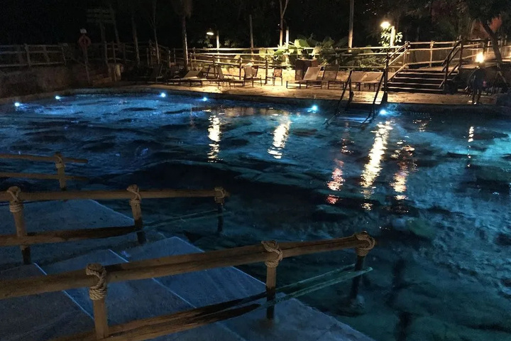 Pool 13 of 27
