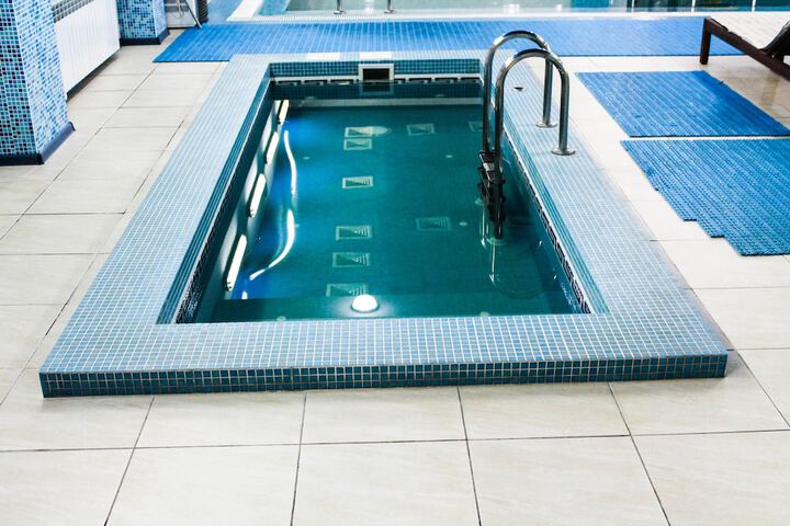 Hotel with Pool
