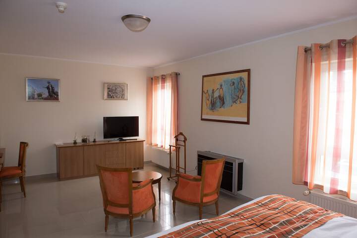 Room 18 of 91
