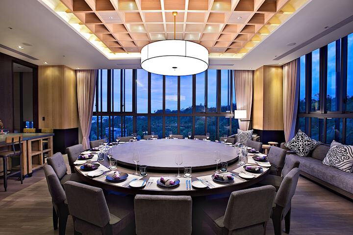 Dining 34 of 97