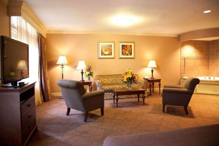 Room 7 of 32