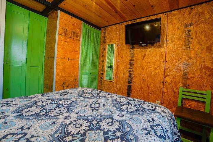 Room 13 of 64
