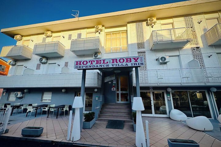 Hotel 8 of 10