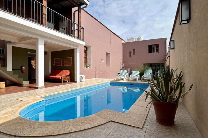 Pool 13 of 28