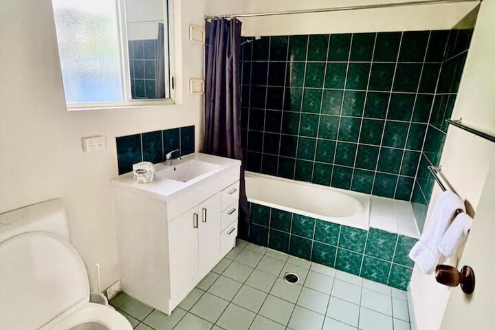 Room 18 of 28