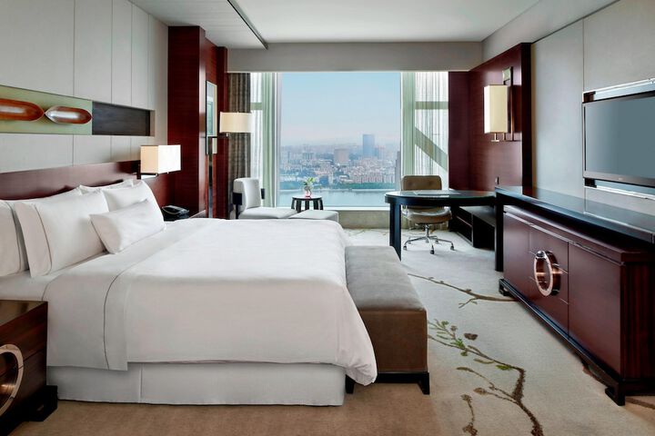 Room 16 of 72