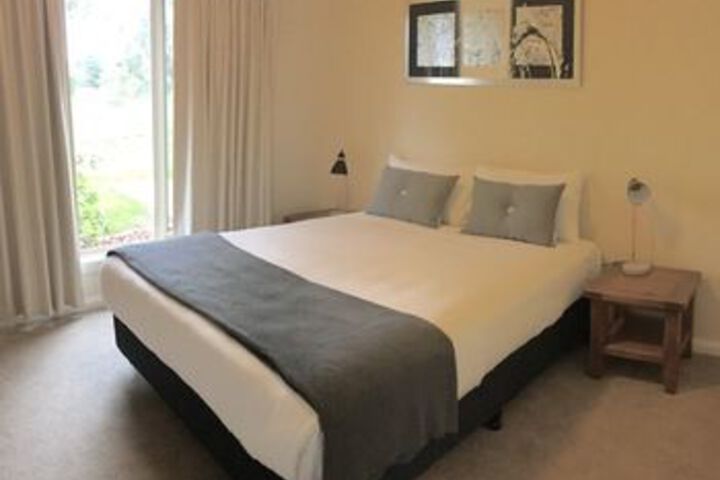 Room 9 of 15